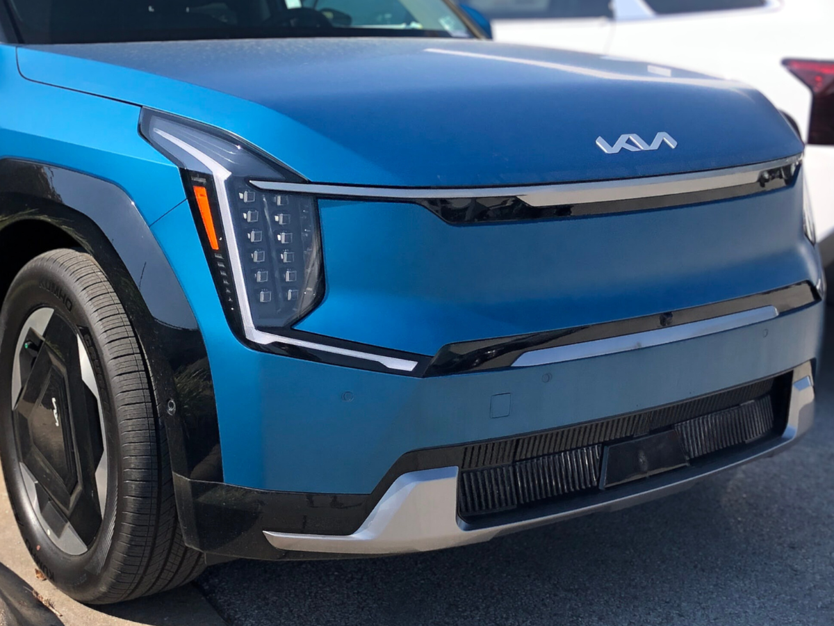 Blue Kia EV9 in Conway, AR