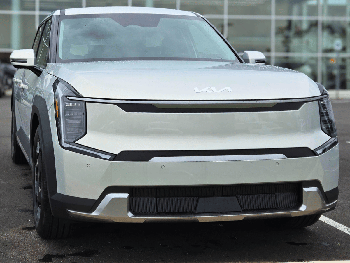 Three-row Kia EV9 in Bentonville, AR