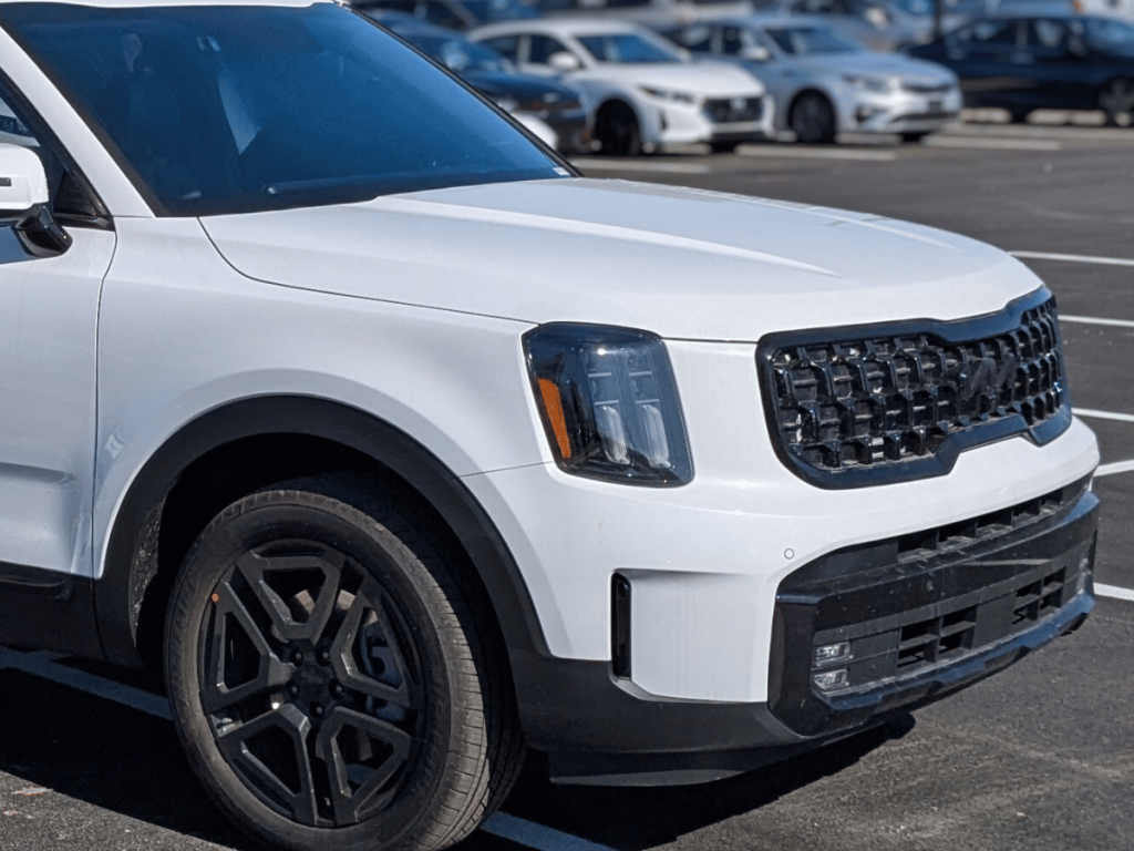 Front of new 2025 Kia Telluride in Conway, AR at Crain Kia of Conway - Your Local Kia Dealership