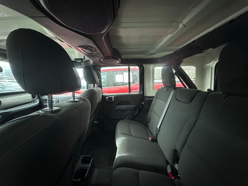 2021 Jeep Wrangler Unlimited Sahara - APPLE CARPLAY / HARD TOP