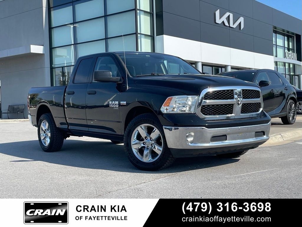 2019 RAM 1500 Classic Tradesman - IT'S GOT A HEMI!!! / 1-OWNER
