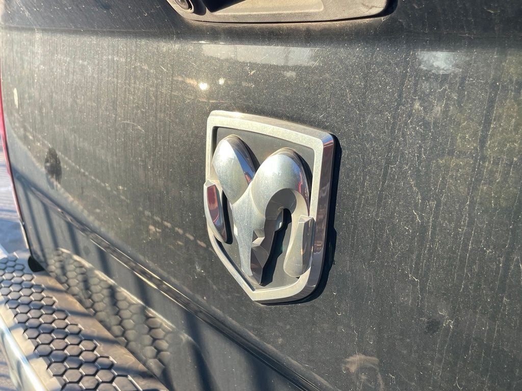 2019 RAM 1500 Classic Tradesman - IT'S GOT A HEMI!!! / 1-OWNER
