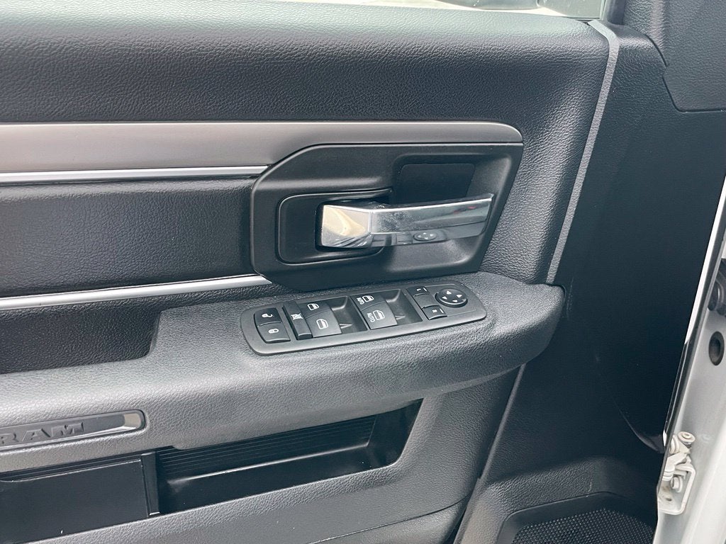 2022 RAM 1500 Classic Warlock - CLEAN CARFAX / 1-OWNER