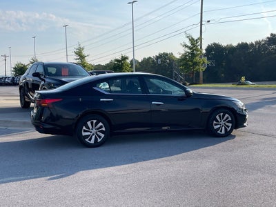2020 Nissan Altima 2.5 S - 39 MPG / APPLE CARPLAY