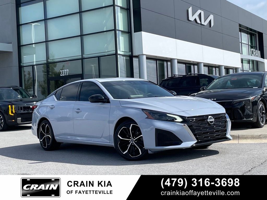 2023 Nissan Altima 2.5 SR - MOONROOF / WIRELESS CARPLAY