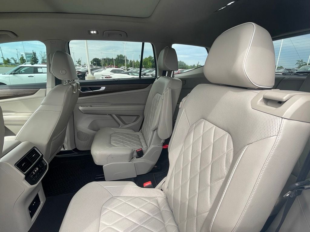2024 Volkswagen Atlas 2.0T SEL Premium R-Line - VENTILATED SEATS