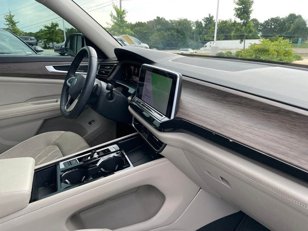 2024 Volkswagen Atlas 2.0T SEL Premium R-Line - VENTILATED SEATS
