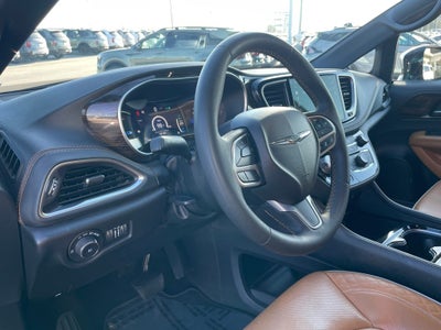 2023 Chrysler Pacifica Hybrid Pinnacle - 360 Surround–View Camera System