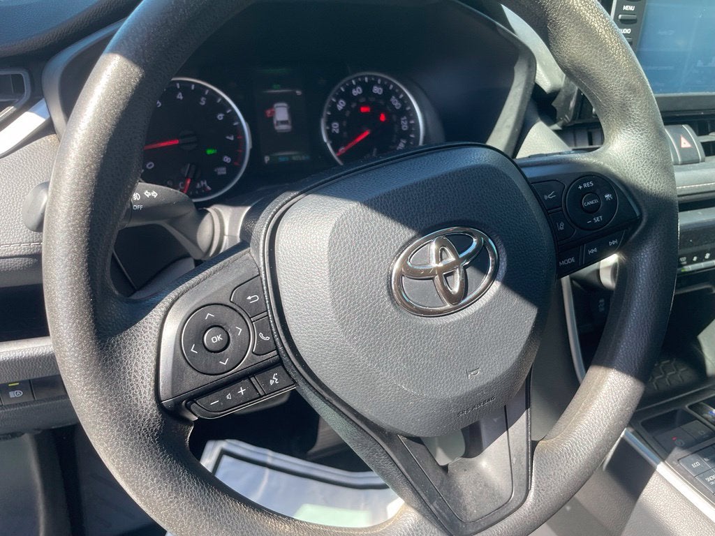 2021 Toyota RAV4 XLE - APPLE CARPLAY / AWD