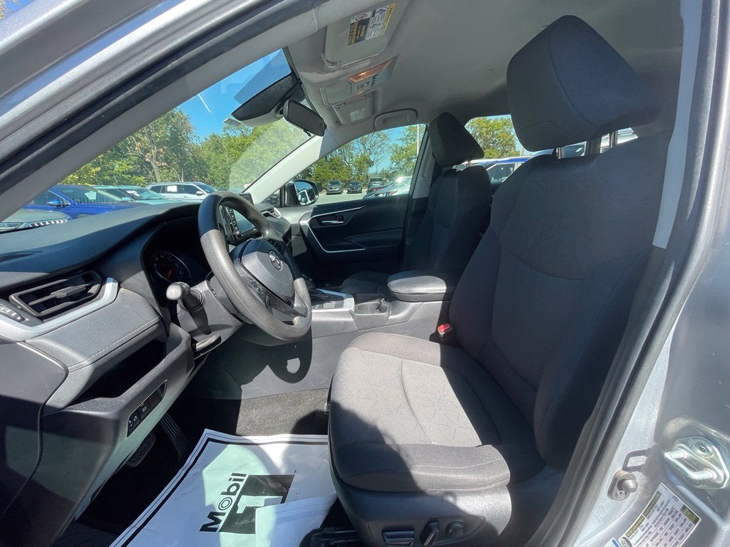 2021 Toyota RAV4 XLE - APPLE CARPLAY / AWD