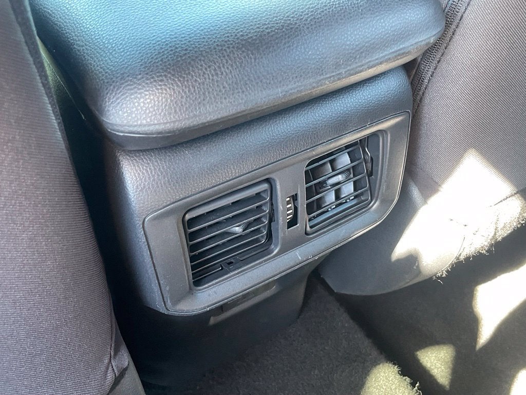 2021 Toyota RAV4 XLE - APPLE CARPLAY / AWD