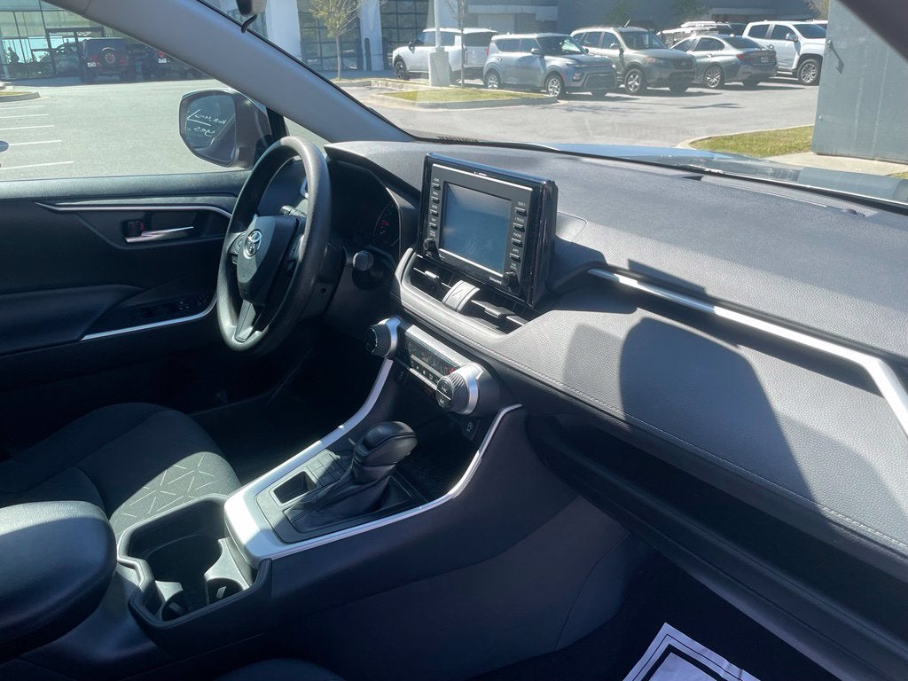 2021 Toyota RAV4 XLE - APPLE CARPLAY / AWD