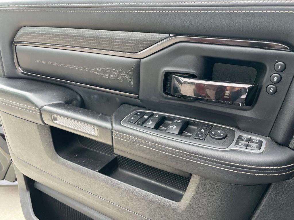 2023 RAM 3500 Limited - POWER SUNROOF / AIR SUSPENSION
