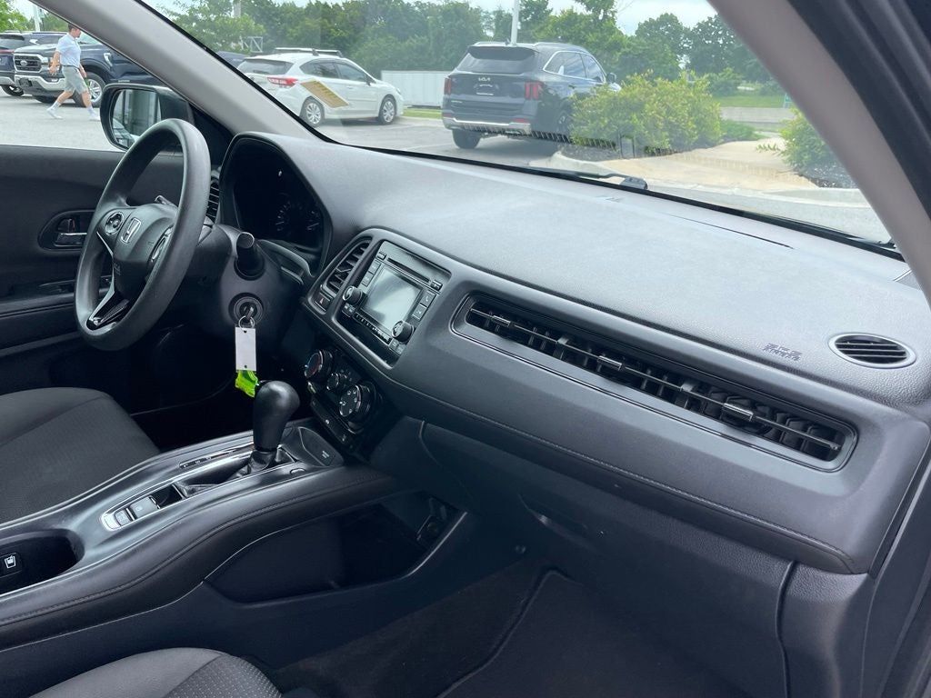 2022 Honda HR-V LX - 34 MPG / CLEAN CARFAX