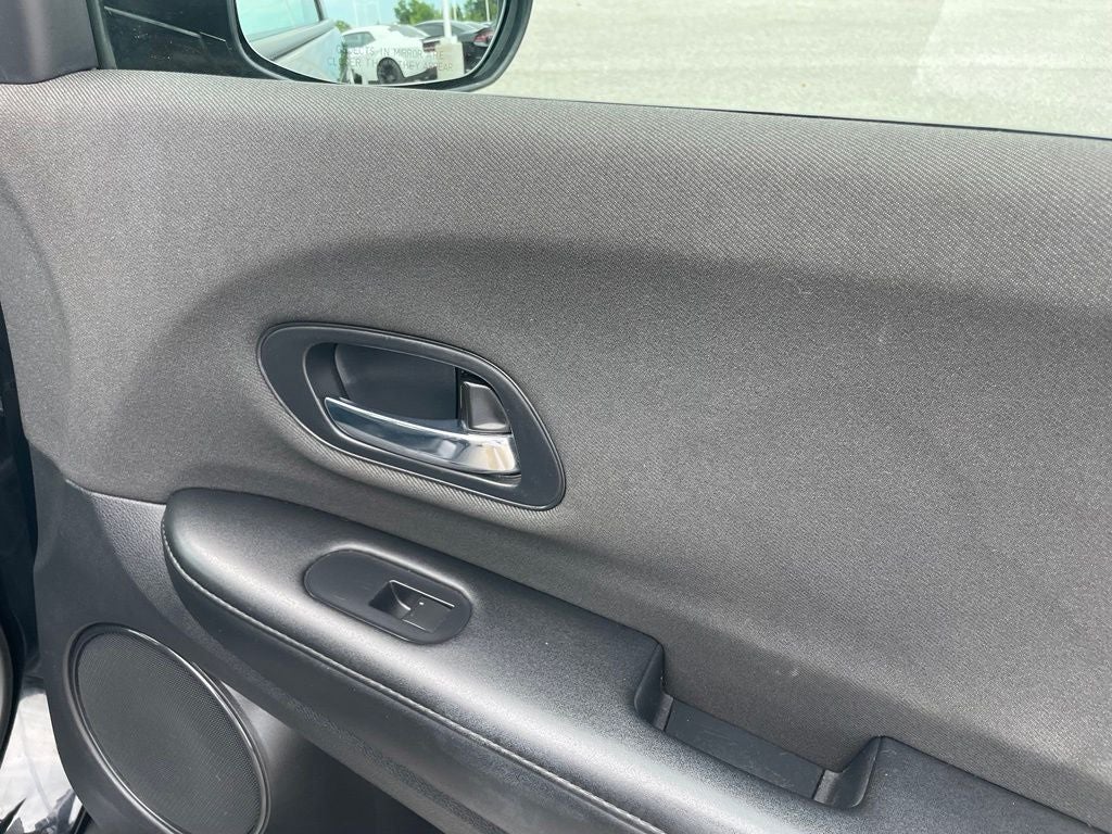 2022 Honda HR-V LX - 34 MPG / CLEAN CARFAX
