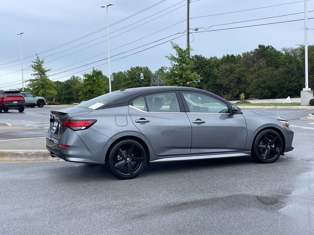 2022 Nissan Sentra SR - 37 MPG / BLIND SPOT WARNING