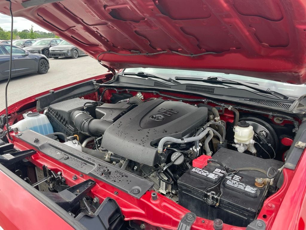 2023 Toyota Tacoma SR5 V6 - APPLE CARPLAY / LANE KEEP ASSIST