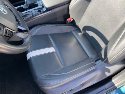 2025 Toyota Camry SE - WIRELESS CHARGING / BLIND SPOT MONITOR