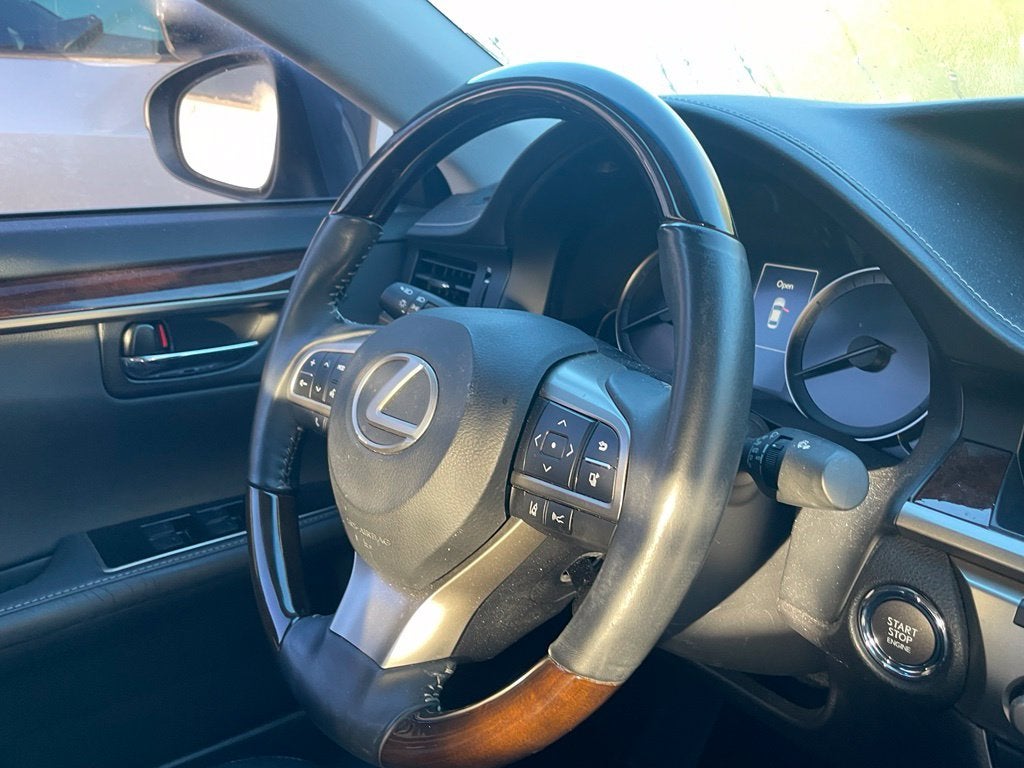 2016 Lexus ES 350 - VENTILATED SEATS / MOONROOF