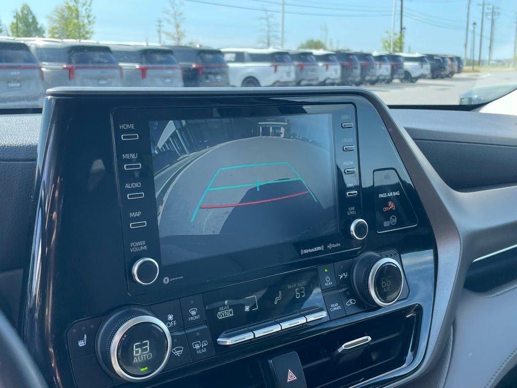 2021 Toyota Highlander XLE - MOONROOF / LEATHER