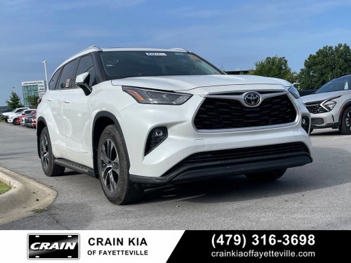 2022 Toyota Highlander XLE - POWER MOONROOF / APPLE CARPLAY