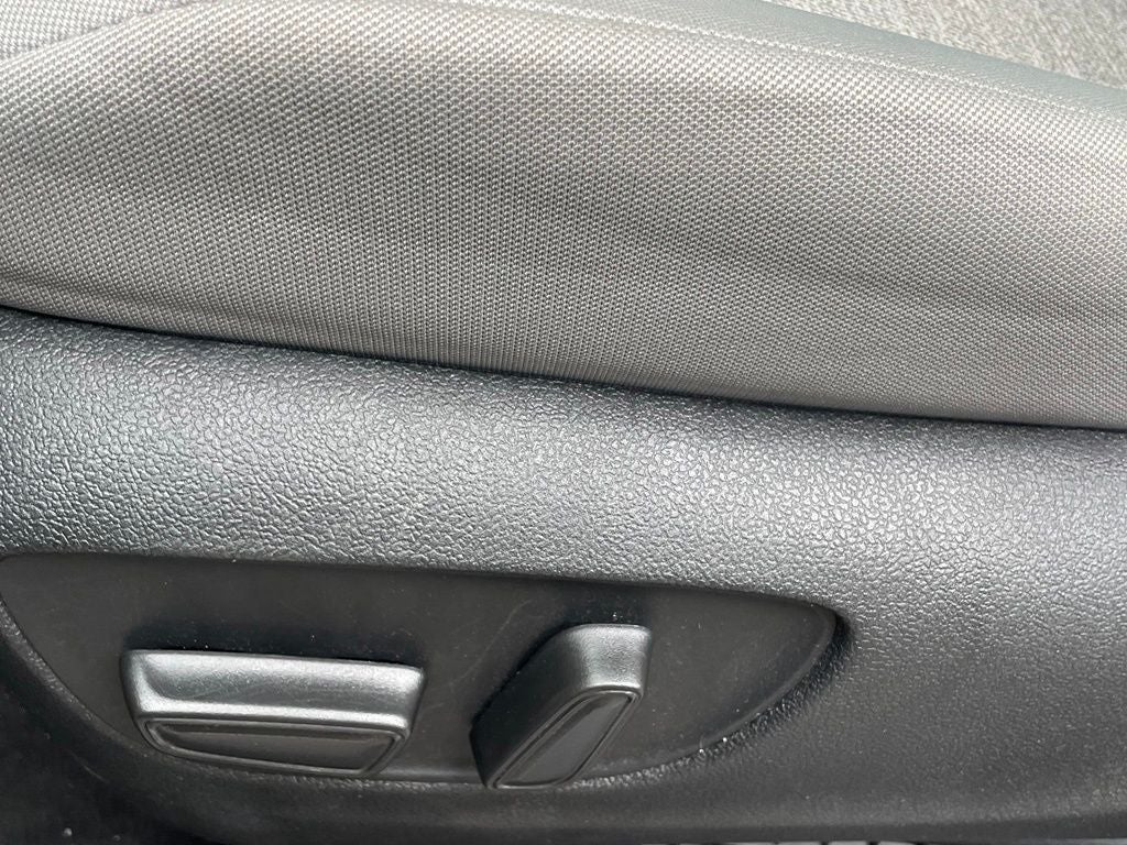 2025 Toyota Sienna LE 8 Passenger - 36 MPG / WIRELESS CARPLAY