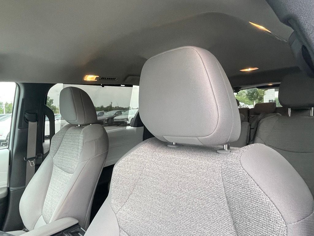 2025 Toyota Sienna LE 8 Passenger - 36 MPG / WIRELESS CARPLAY