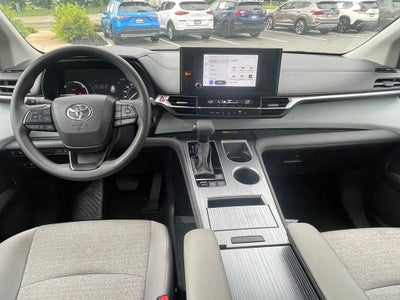 2025 Toyota Sienna LE 8 Passenger - 36 MPG / WIRELESS CARPLAY