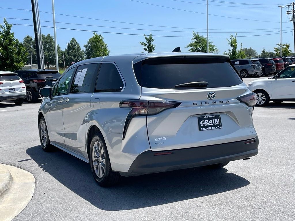 2025 Toyota Sienna LE 8 Passenger - 36 MPG / WIRELESS CARPLAY