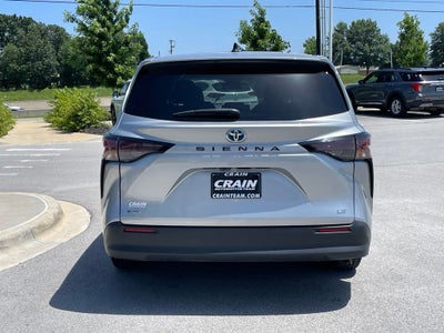 2025 Toyota Sienna LE 8 Passenger - 36 MPG / WIRELESS CARPLAY