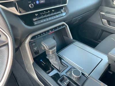 2025 Toyota Sequoia SR5 - 9520 LB TOWING CAPACITY / WIRELESS CARPLAY