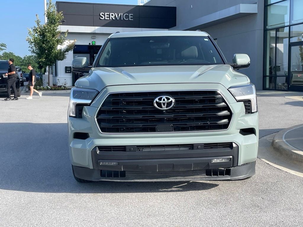 2025 Toyota Sequoia SR5 - 9520 LB TOWING CAPACITY / WIRELESS CARPLAY