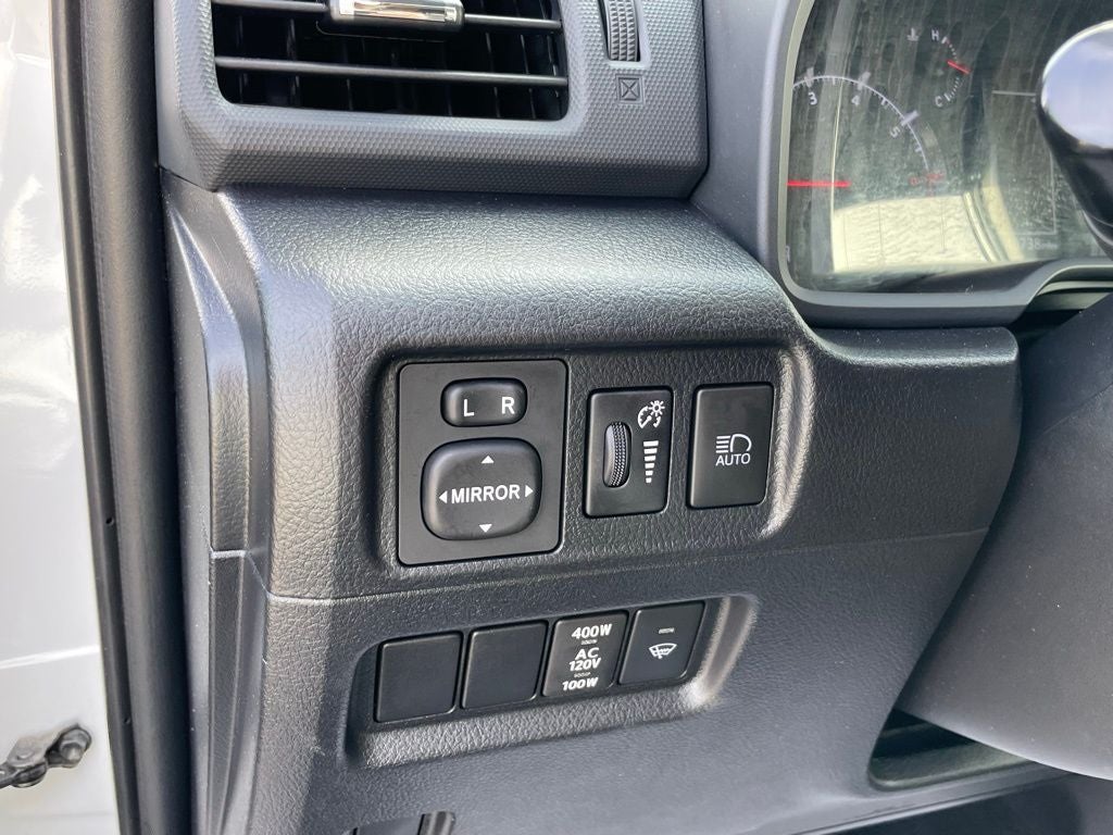 2024 Toyota 4Runner SR5 - 8 INCH TOUCHSCREEN / ANDROID AUTO