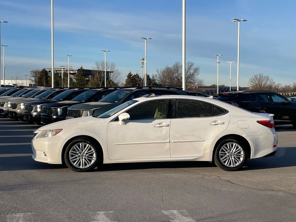 2013 Lexus ES 350 - MOONROOF / HEATED SEATS