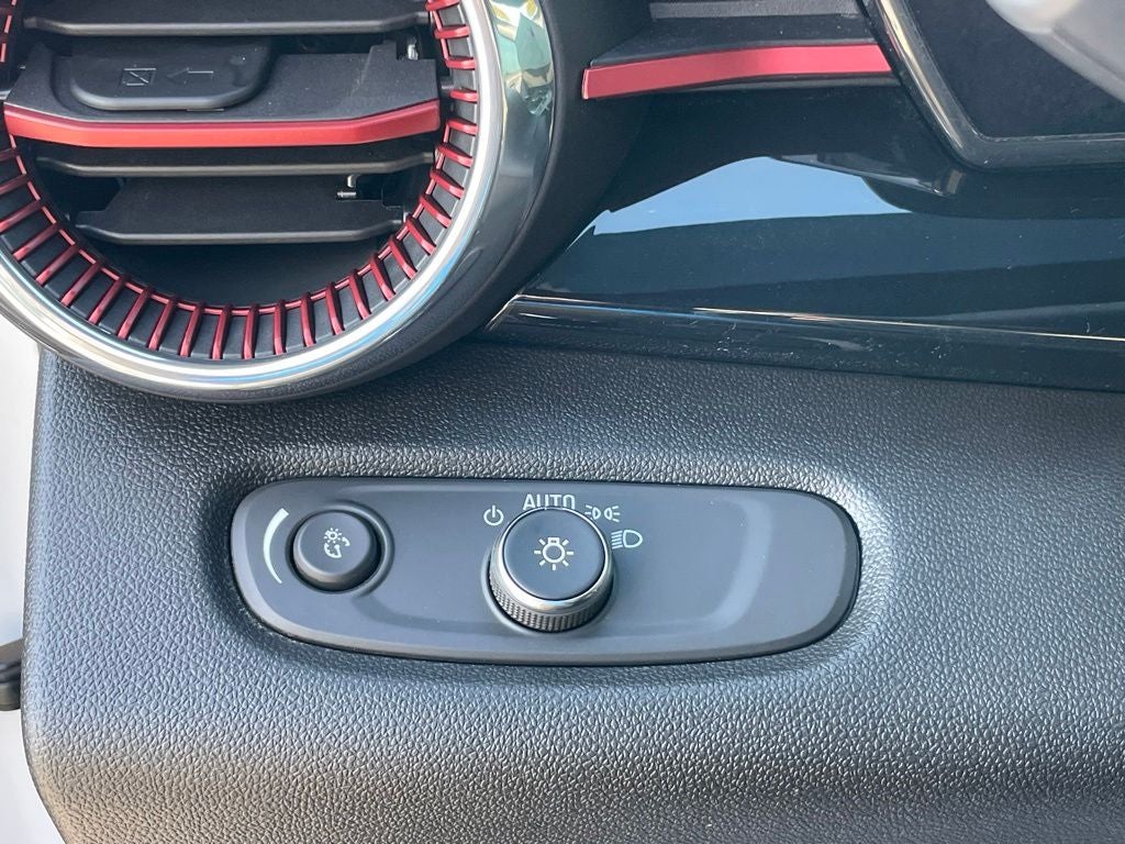 2025 Chevrolet Trax 2RS - BLIND ZONE ALERT / POWER SUNROOF