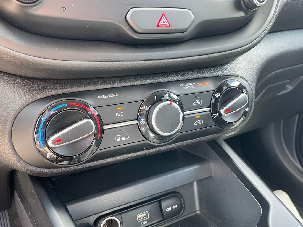 2020 Kia Soul LX - MANUAL TRANSMISSION