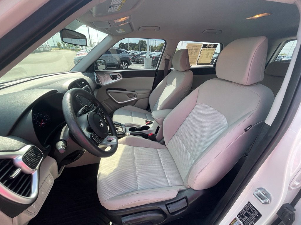 2020 Kia Soul LX - 35 MPG / APPLE CARPLAY