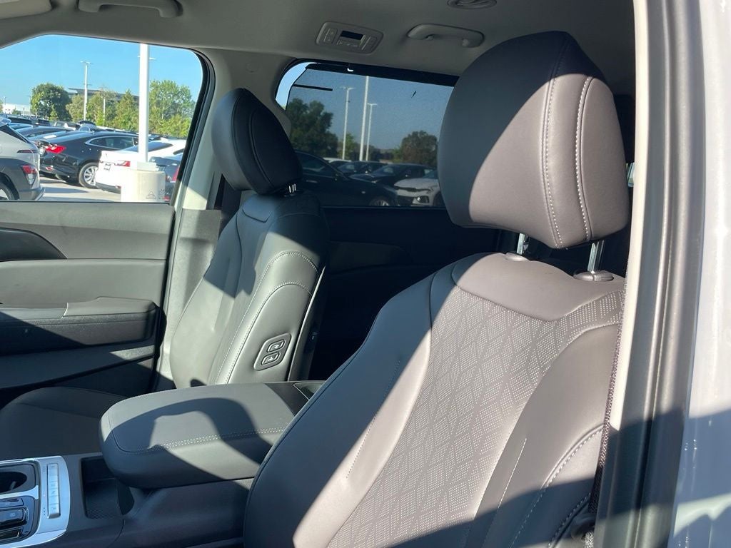 2027 Kia Carnival EX