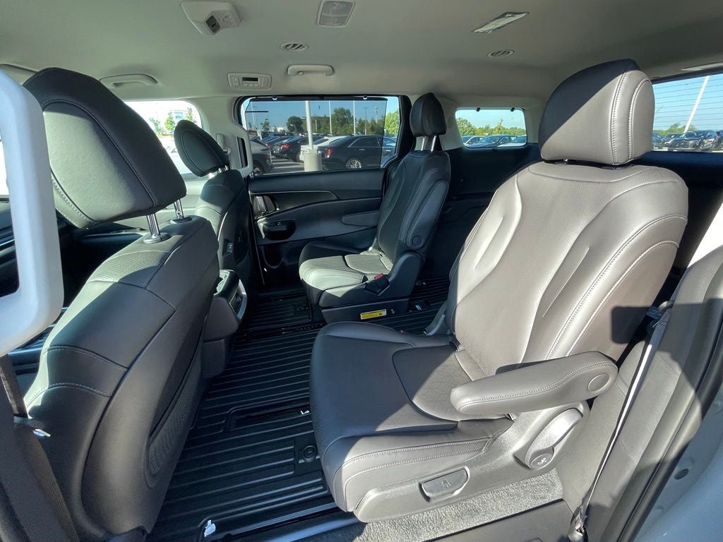 2027 Kia Carnival EX