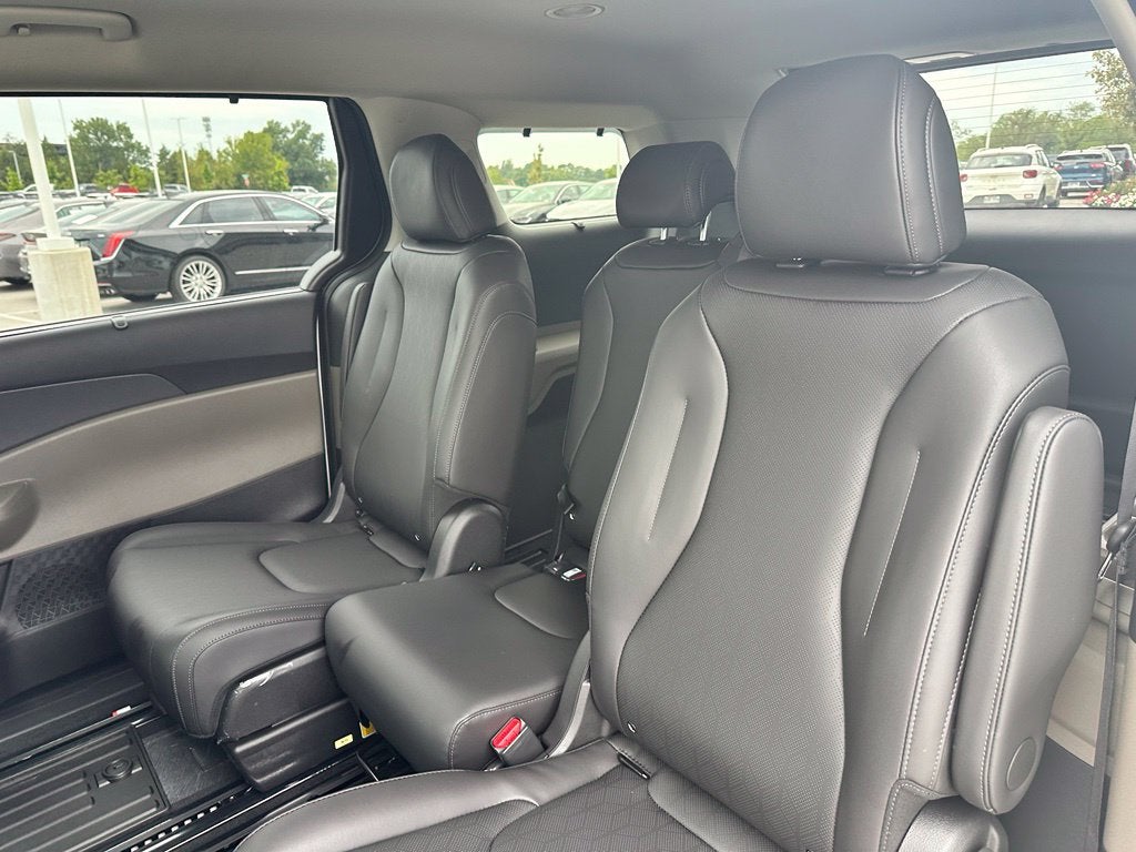 2027 Kia Carnival EX