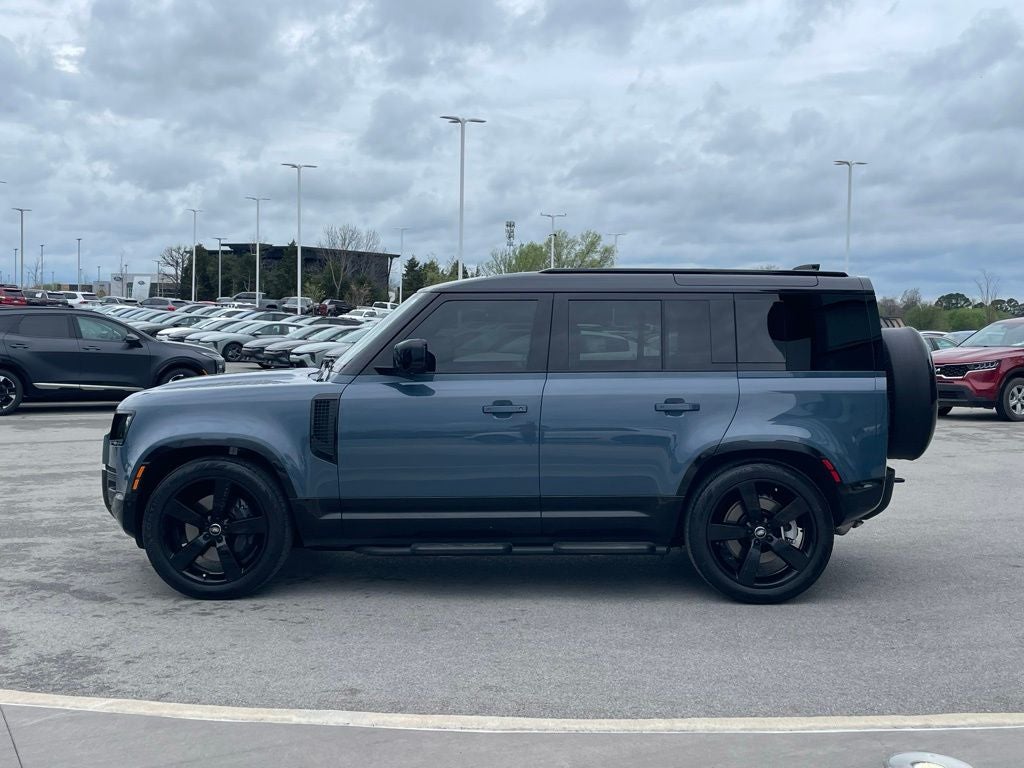 2025 Land Rover Defender 110 X-Dynamic SE - PANORAMIC ROOF / ELECTRONIC AIR SUSPENSION