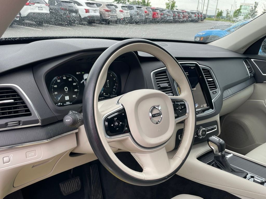2020 Volvo XC90 T5 Momentum - ADAPTIVE CRUISE / 7 PASSENGER SEATING