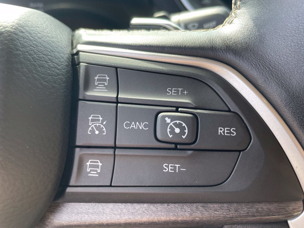 2021 Jeep Grand Cherokee L Limited Pano Roof, Navi, Bucket Seats, 20" Wheels, Lux Tec