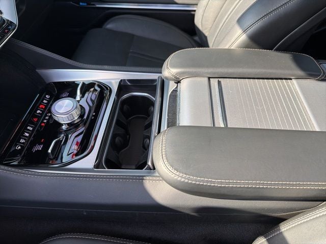 2023 Jeep Grand Wagoneer Base