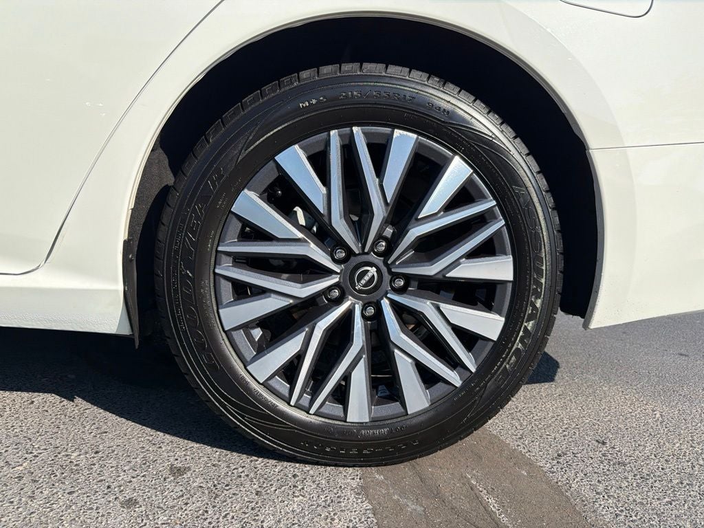 2025 Nissan Altima 2.5 SV CARFAX 1-Owner