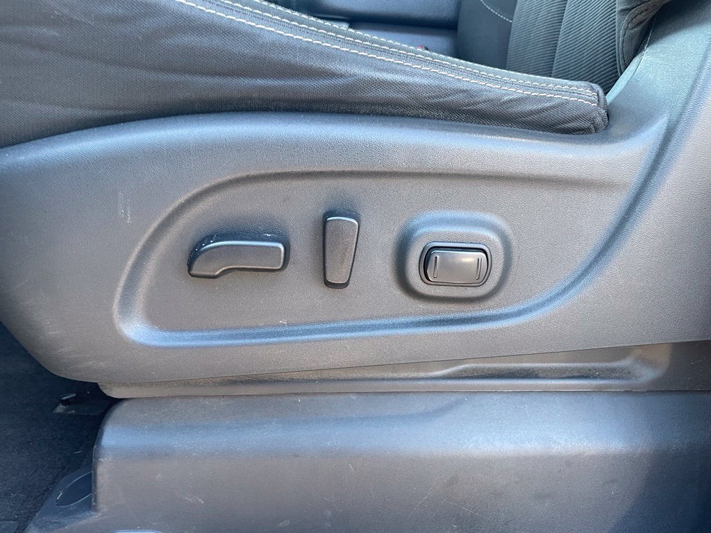 2019 Nissan Titan SV Clean CarFax, Navi, Blind Spot, CarPlay