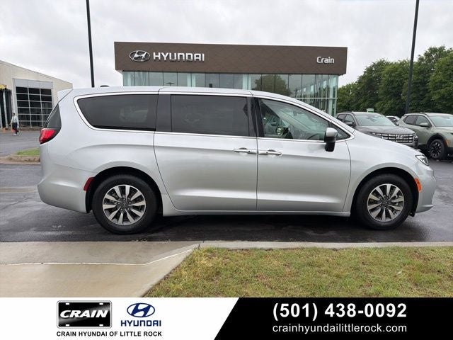 2023 Chrysler Pacifica Hybrid