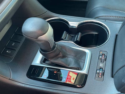 2019 Toyota Highlander Limited Platinum Third Row, Leather, Clean CarFax, One Owner, Low M