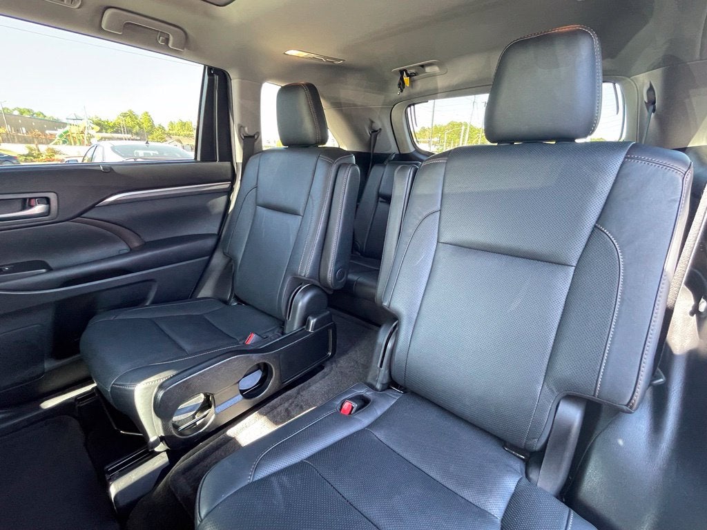 2019 Toyota Highlander Limited Platinum Third Row, Leather, Clean CarFax, One Owner, Low M