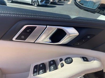 2020 BMW X5 sDrive40i Pano Roof, Leather